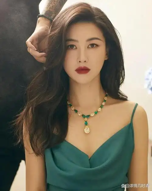 她们有的漂亮,有的极其帅气,有的清凉,有的可爱……而朱珠就是备受