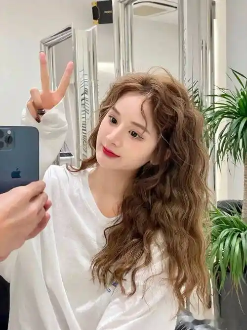 2021流行满头烫精选50款