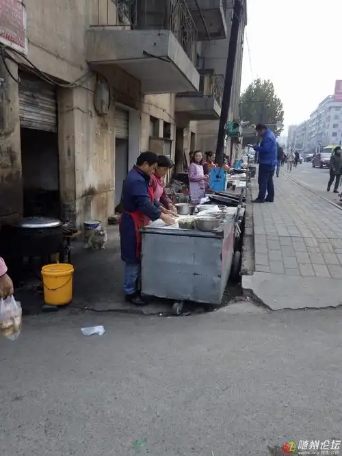 南郊转盘这边早晨卖豆浆的美嫂子