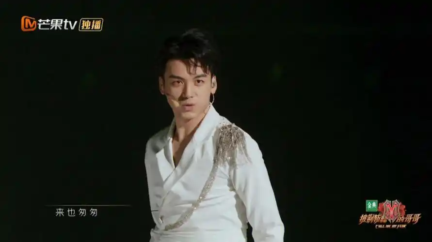 李响我觉得有点柔的中国舞,刘迦毕竟是军艺之魂?舞蹈有力量又优美