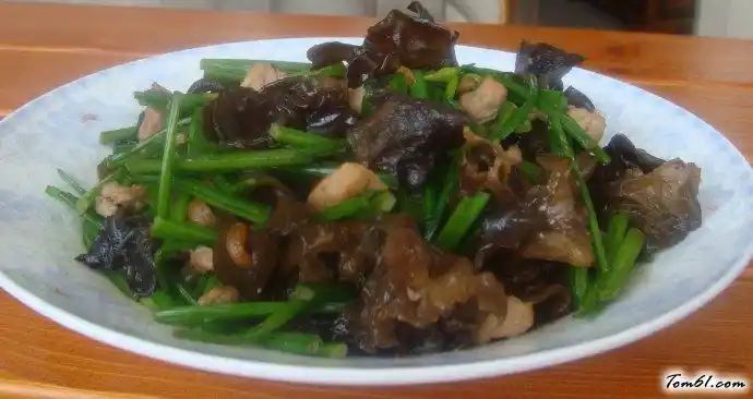 韭菜花木耳炒肉丝,好吃又减肥的家常菜_减肥食谱_家常菜大全_中国儿童