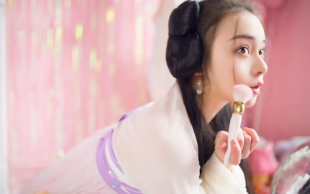 古装汉服美女图片高清电脑桌面壁纸