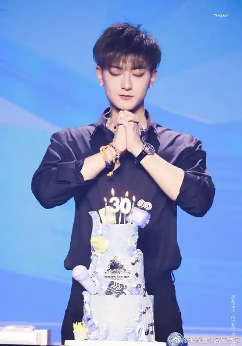 黄子韬一年瘦了40多斤