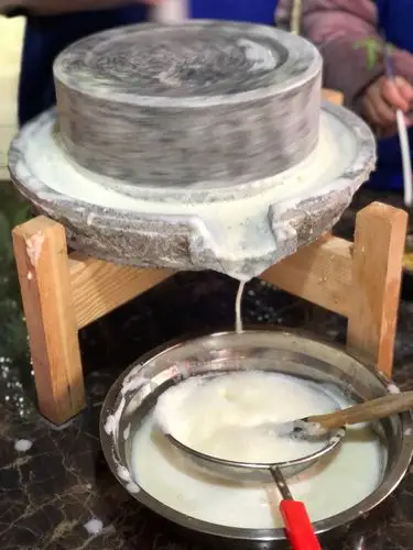 天河小学一年级五班的"研磨豆浆-奇妙之旅"