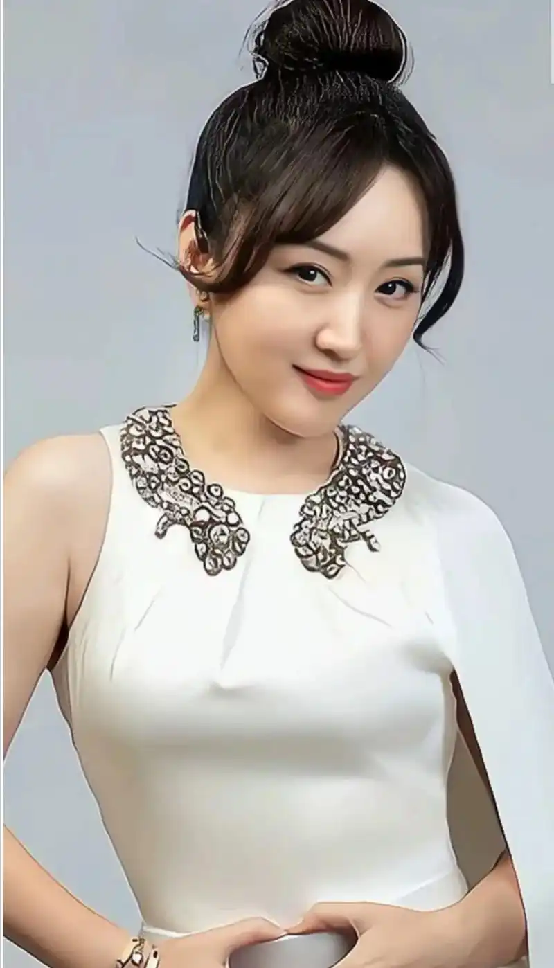 顶级壁纸〕盛世容颜杨钰莹绝美壁纸#杨钰莹 #你看蓝蓝的天  - 抖音