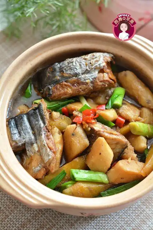 头一次用这鱼炖菜,肉厚无刺,1锅山药吃光了,全家人都还没吃够