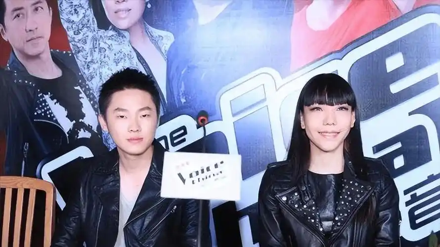 那一年的年度冠军是梁博,但他无心名利场,谢邀所有公司邀约,前往国外