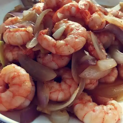 手机用户7225mr5u做的洋葱炒虾仁