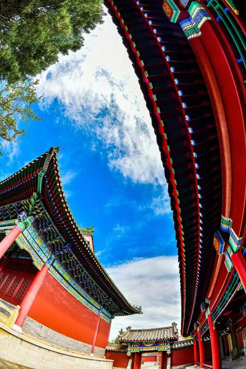 古城泰山行宫.#图文伙伴计划 让人敬畏的地方往往都是神圣的地 - 抖音