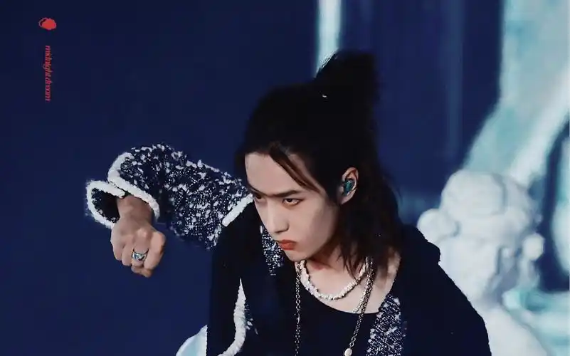 【王一博无感】湖南卫视跨年夜粉丝区主舞台部分直拍