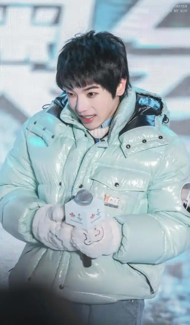 实力歌手华晨宇私下超可爱又是被歌王华晨宇萌出血的一天