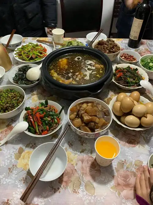 又是一桌丰盛的晚餐