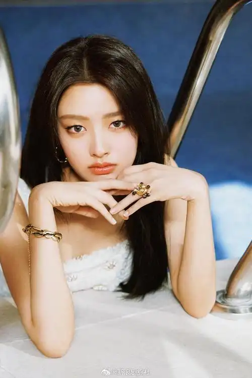 好看的女孩子真的是很适合这种清透又有氧气感的妆容的呀