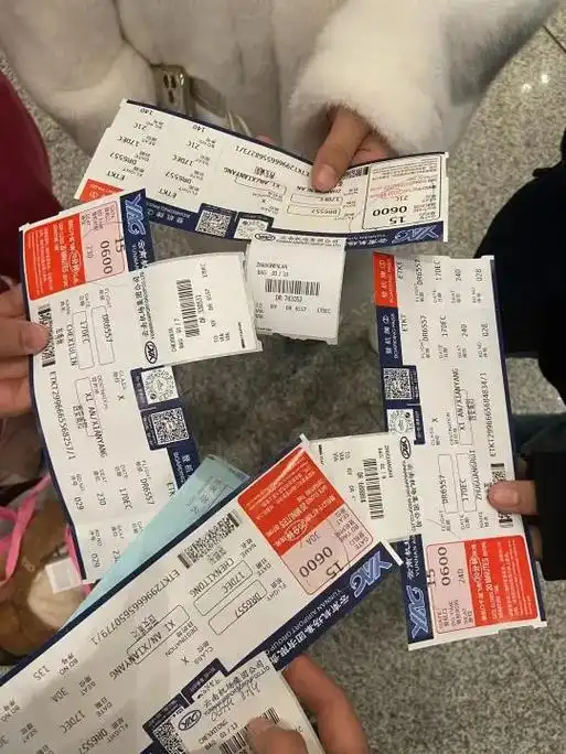 宫崎骏曾经说过:当陪你的那个人要下车时,即使你再不舍,你也要 - 抖音