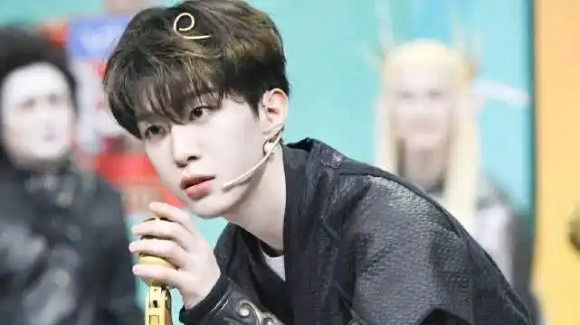 小八卦张子枫欧阳娜娜范丞丞宋亚轩王栎鑫