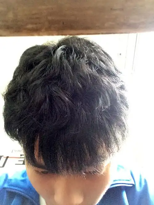 我烫了纹理烫 洗完头后为什么这么的