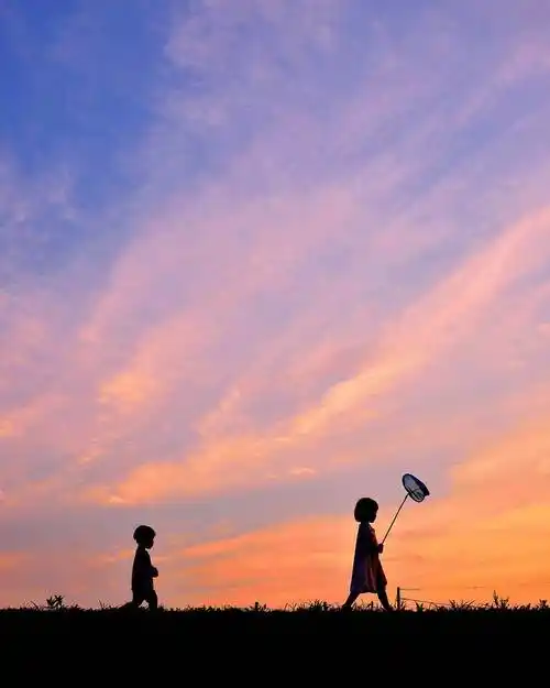 【唯美图鉴】夕阳,晚霞与姐弟俩