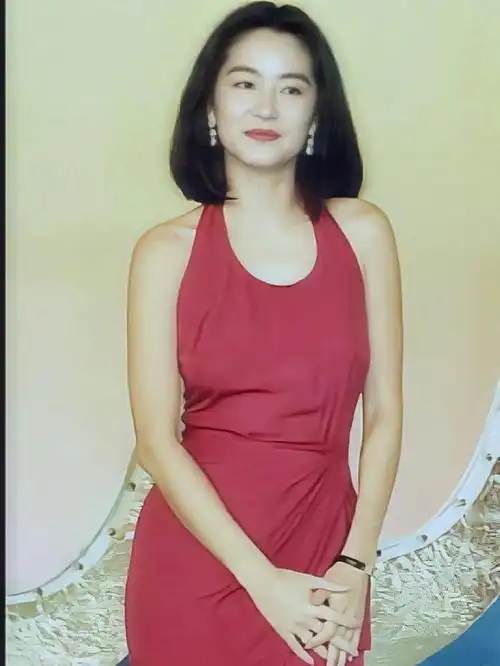 林青霞影坛不朽的传奇,论美貌论演技,她算不算亚洲数一数二呢?