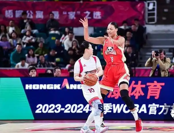 坎贝奇中国女篮的丰厚合同引发外界热议