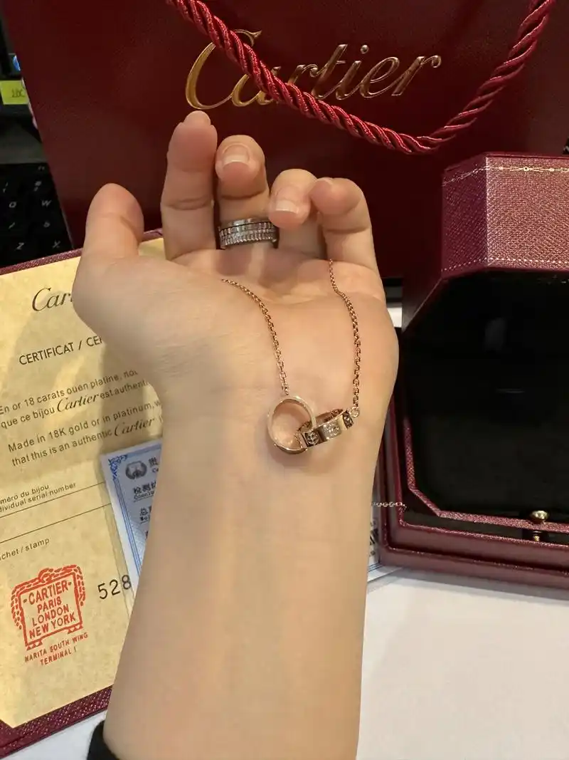 经典款～卡地亚双环项链 卡地亚入门款,经典双环扣项链,性价比超高