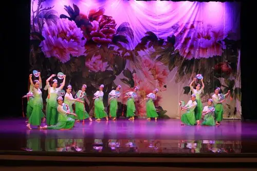 2018庆祝教师节文艺晚会第一场(文化公园中心舞台)