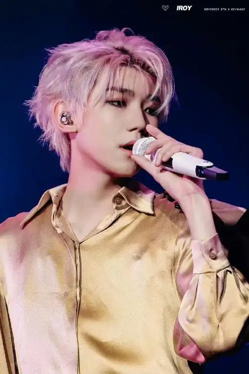 王源头发染了七个半小时