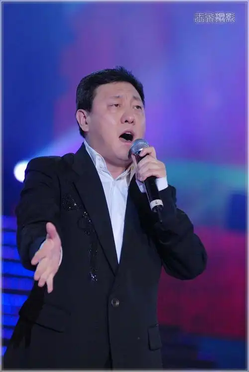 p>韩磊,又名森布尔,1968年2月23日出生于内蒙古自治区 a target="