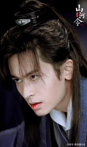 终于get到张哲瀚的颜值,《山河令》中造型帅气与柔美,太绝了