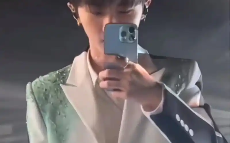 【马嘉祺】今日男友对镜自拍有!哥酱杀我!