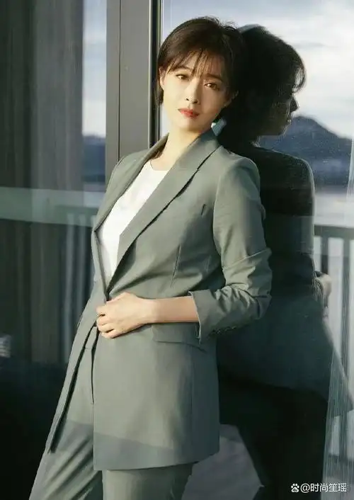 蒋欣带火了一种短发叫"齐唇发",特别适合微胖女人,洋气又减龄