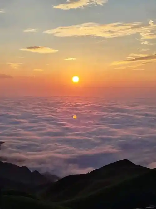 徒步华东顶流武功山!行走在云端草甸,穿梭于高山云海!