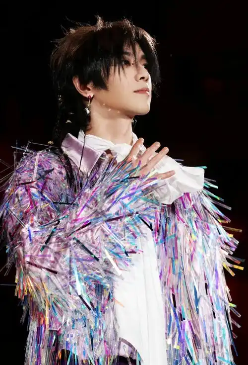 华晨宇2023火星花盛开##2023华晨宇火星演唱会