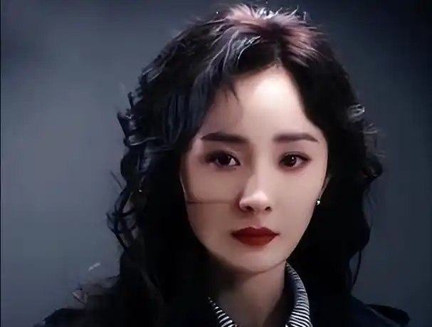 明星刚出道拍广告的样子:林心如土气,杨幂方脸,张雨绮膀大腰圆