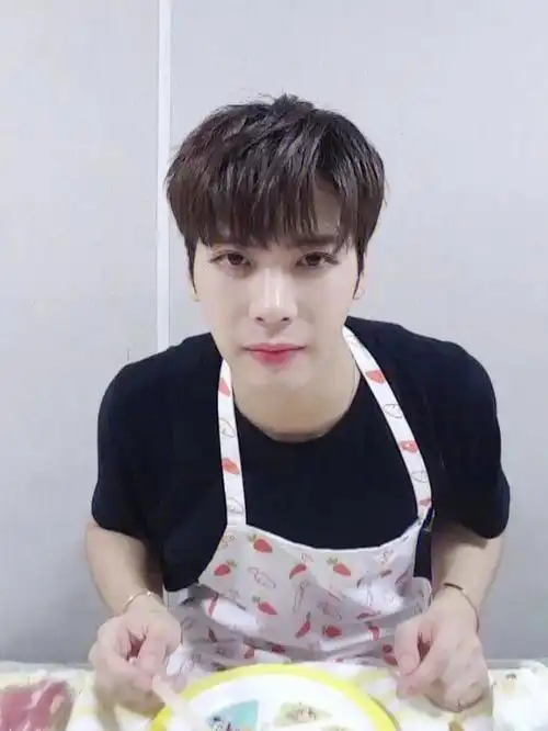 王嘉尔女友视角78