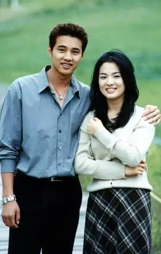 宋仲基和宋慧乔终于要结婚了,乔妹你快减减肥要不真穿不下婚纱了!