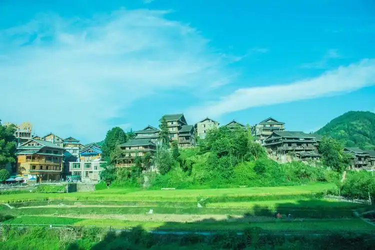 绿水青山蓝天白云