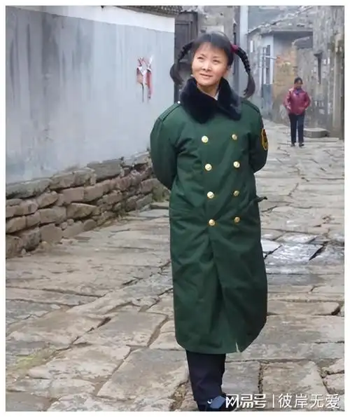 嫁演员师小红丁克12年愁坏婆婆谢兰39岁怀孕全家乐开怀