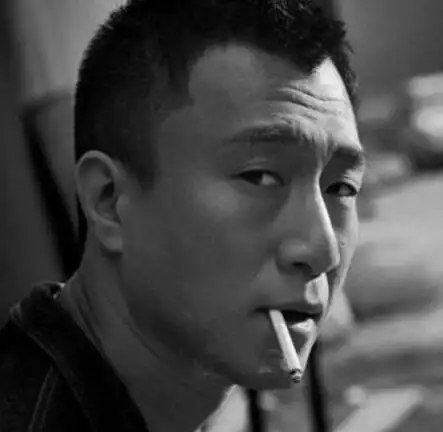 捡破烂供出的男明星孙红雷成名后最想母亲