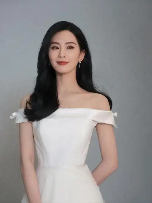 刘诗诗一字肩白裙##刘诗诗的肩颈线条##刘诗诗的天鹅颈直角肩