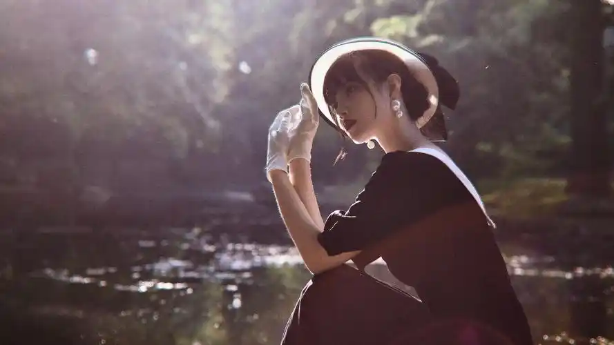 成熟御姐贵妇气质性感魅惑写真