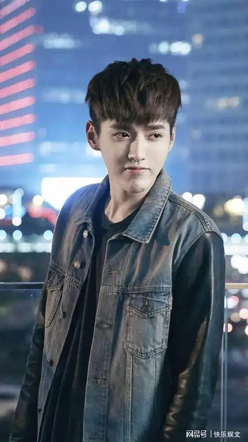 官媒正式点名吴亦凡内地品牌已全部解约他的结局早就注定了