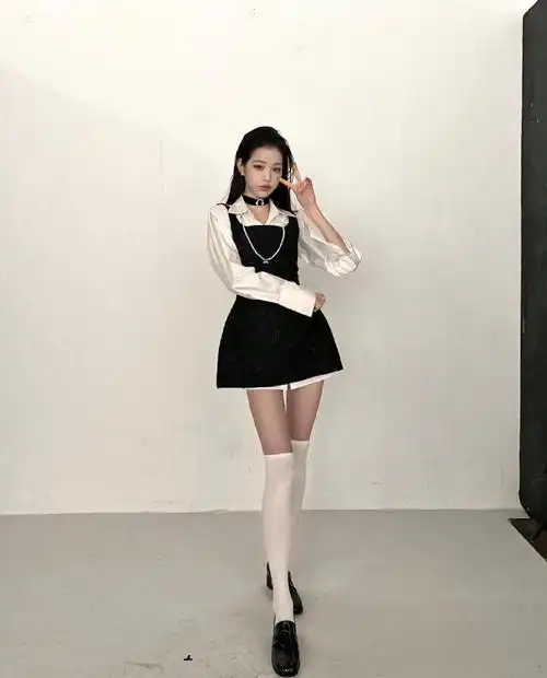 张元英坐着的腿长