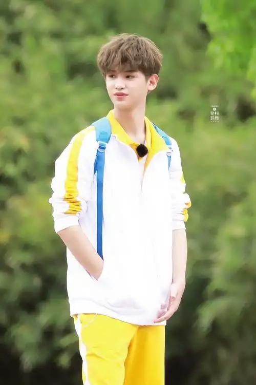 黄明昊#这套幼儿园穿搭好可爱鸭奥特曼!biubiubiubiubiu