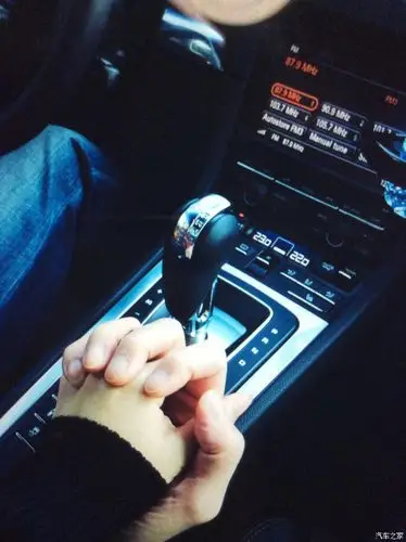 最后秀恩爱牵手 哈哈