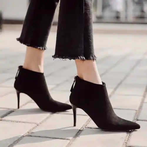 高跟短靴女 细跟 尖头 磨砂