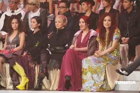 图文:twins,何韵诗,杨千嬅,容祖儿台下观奖