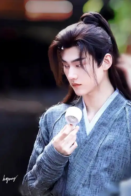 周柯宇念无双蓝色古装路透