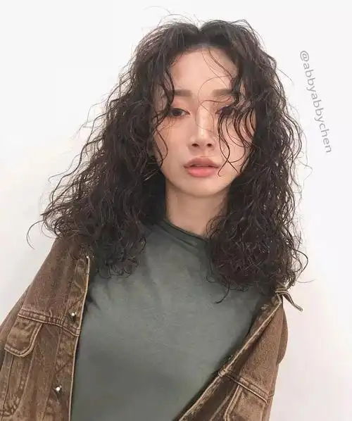 今年流行洋气泡面头发型