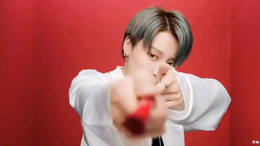 刘雨昕 青春有你2 阿玛尼广告 - 堆糖,美图壁纸兴趣社区