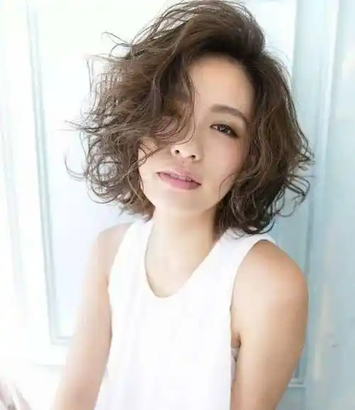 原创适合5055岁的女士流行发型这三种发型时尚减龄显气质又洋气